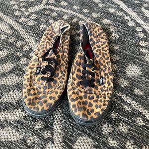 VANS Cheetah Print size 9
